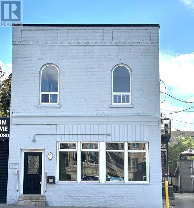 Building Photo - 9 Wellington St E