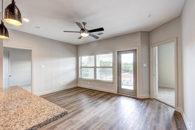 2BR, 2BA - 1140SF - Allum At South Post Oak