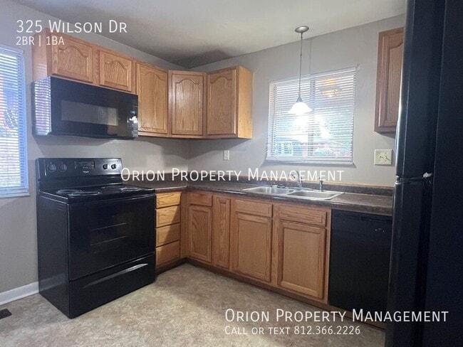 Building Photo - 325 Wilson Dr