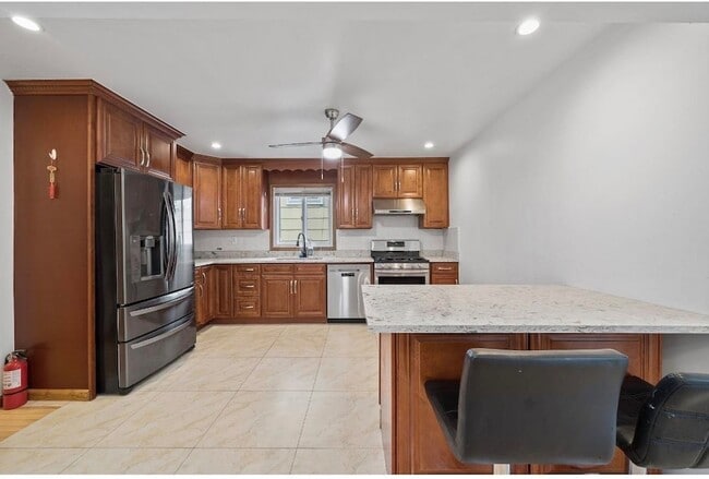 Photo - 93 Lord Ave Apartment