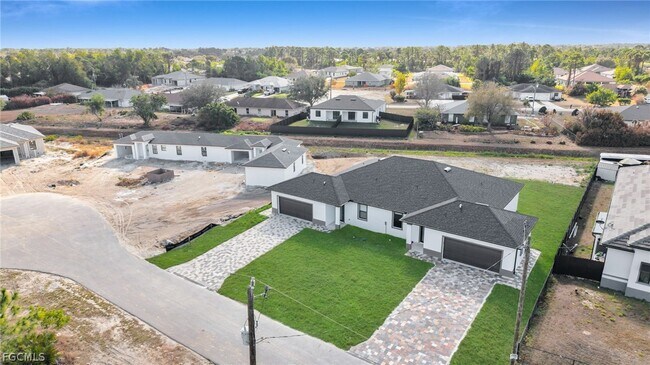 Building Photo - 4989 Fairway Ct