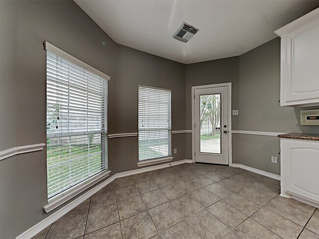 Foto del edificio - 16539 Mesa Point Dr