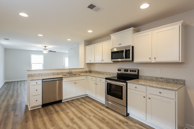 Building Photo - 617 Green Wigeon Rd