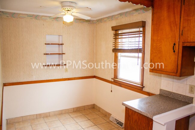 Building Photo - Ranch Style Home For Rent in Hamden