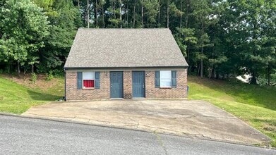 Building Photo - 3310 Steeple Cir NE