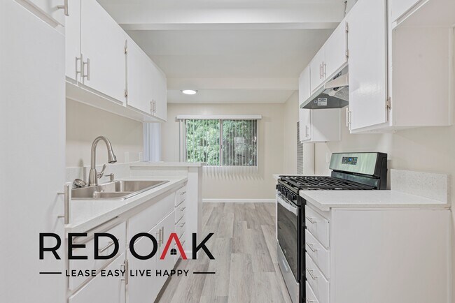 Foto del edificio - ~1 Month FREE~ Outstanding and Stylish One...