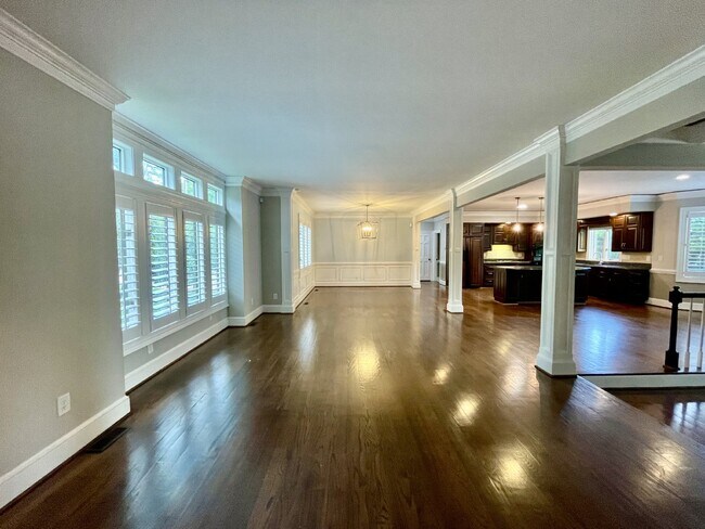 Foto del edificio - 4 Bed, 4 And A Half Bath Nest In Haymount