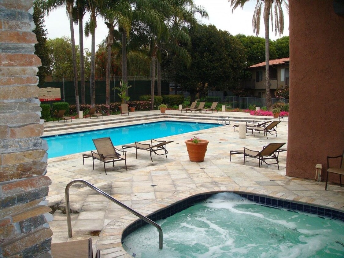Santa Ana Junior 1 Bedroom 1 Bath Condo - Ground Floor - Gated - Pool/Spa - Santa Ana Junior 1 Bedroom 1 Bath Condo - Ground Floor - Gated - Pool/Spa