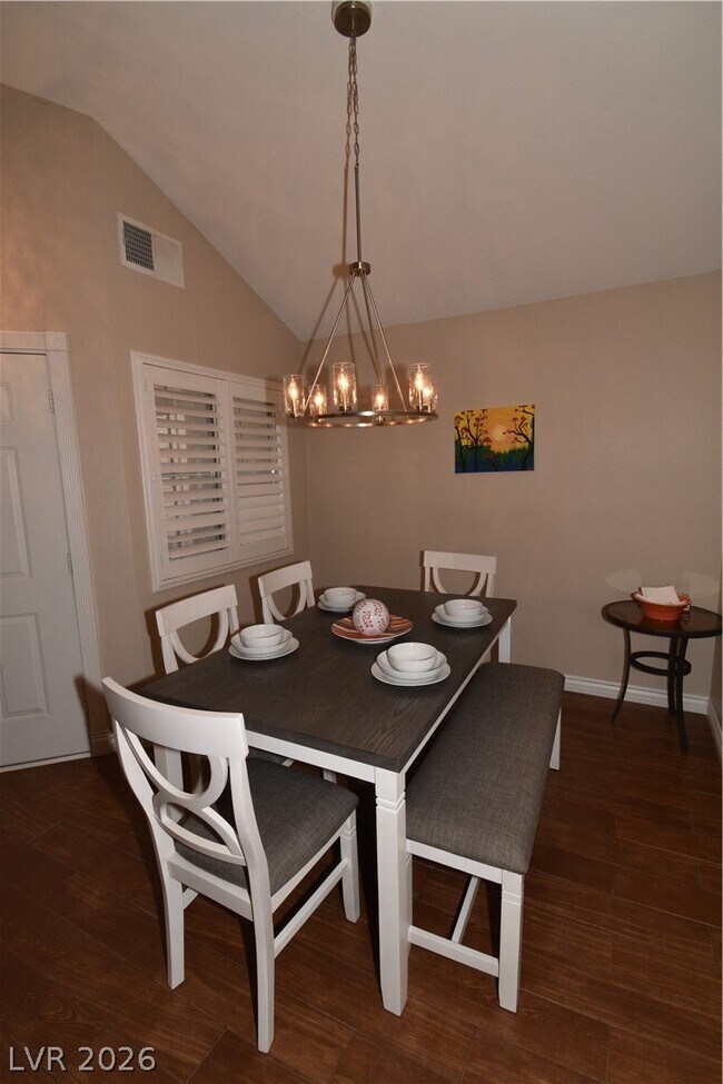 Foto del edificio - 267 Westwind Rd