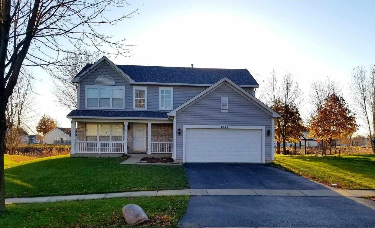 Primary Photo - 1043 Vermillion St