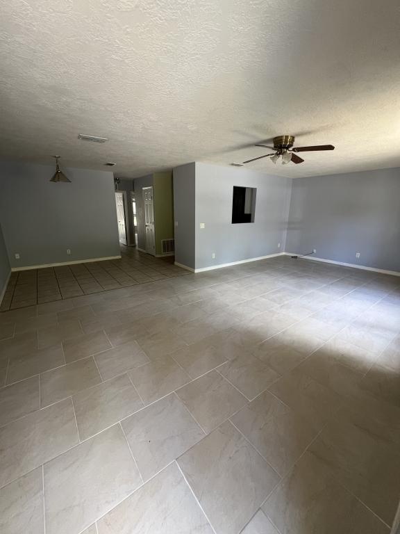 Building Photo - 1091 N Lion Cub Point