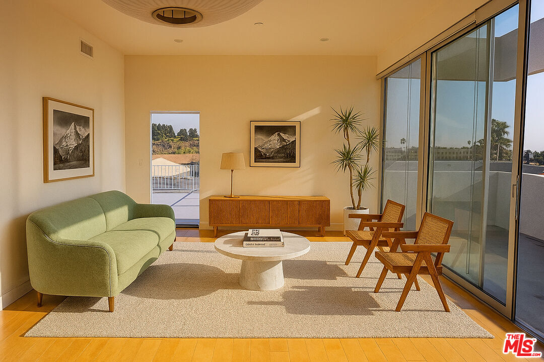 Foto principal - 4826 Franklin Ave
