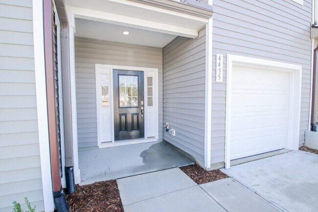 Building Photo - 4435 Lord Joseph Ct