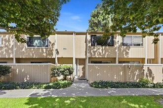 Building Photo - 3001 Kaiser Dr