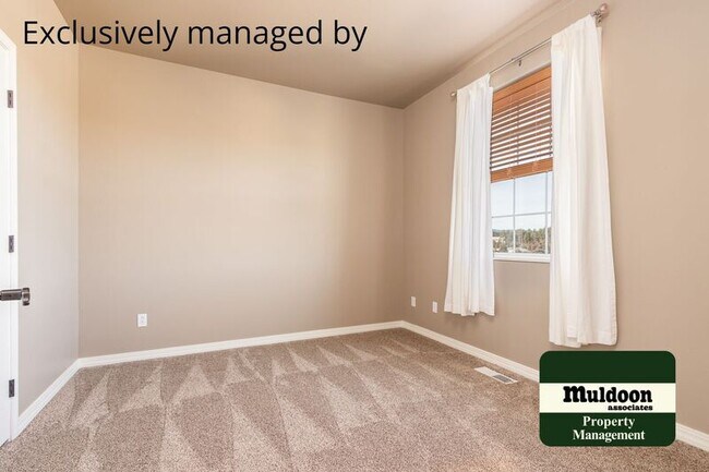 Building Photo - 2324 Pine Valley View