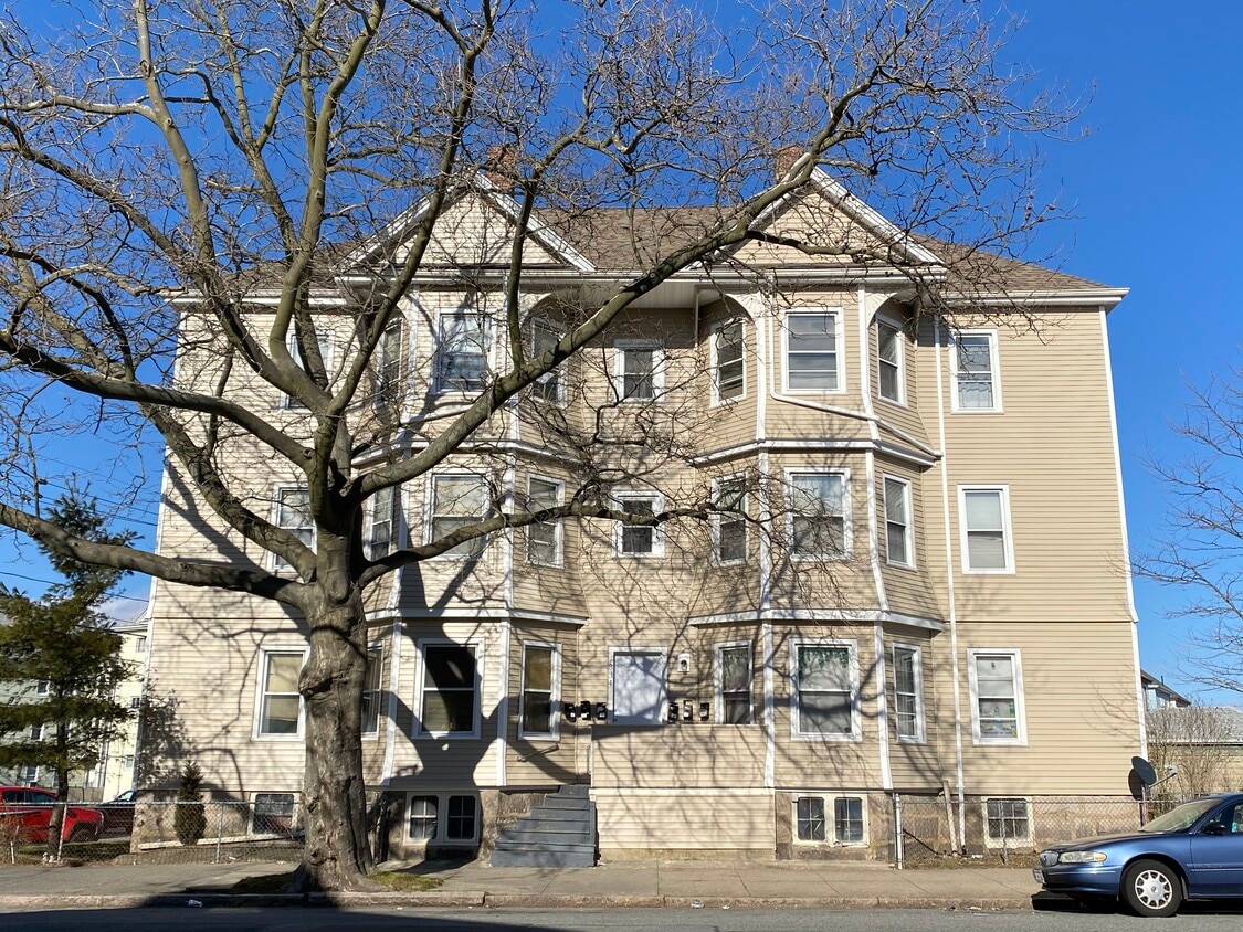 Primary Photo - 834 Brock Ave