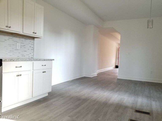 Building Photo - 3 br, 2 bath Townhome - 3412 Holmes Ave