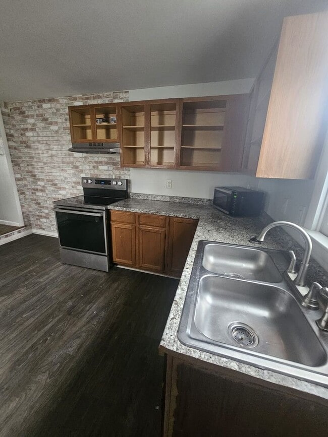 Building Photo - 219 N Lawrence St