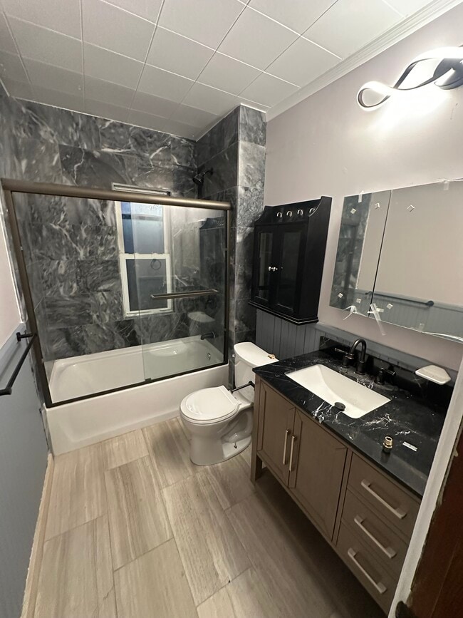 Building Photo - 569 Rimmon St