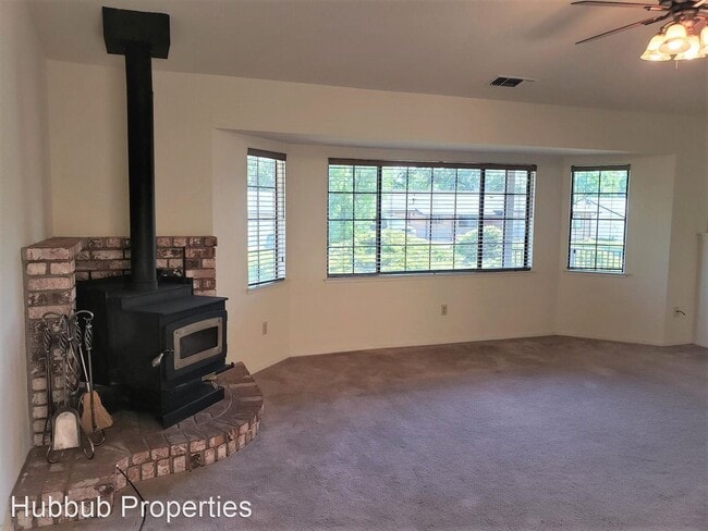 Building Photo - 3 br, 2 bath House - 2376 Snow Ln.