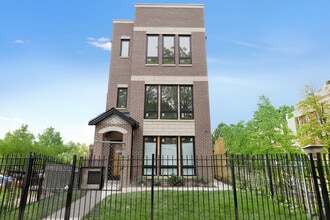 Building Photo - 4217 S Indiana Ave