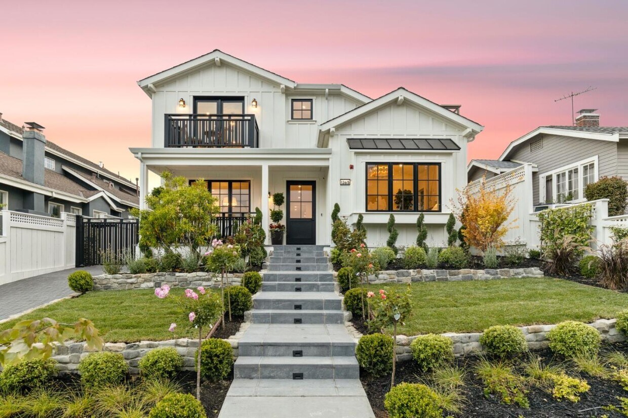 Primary Photo - 1365 Vancouver Ave