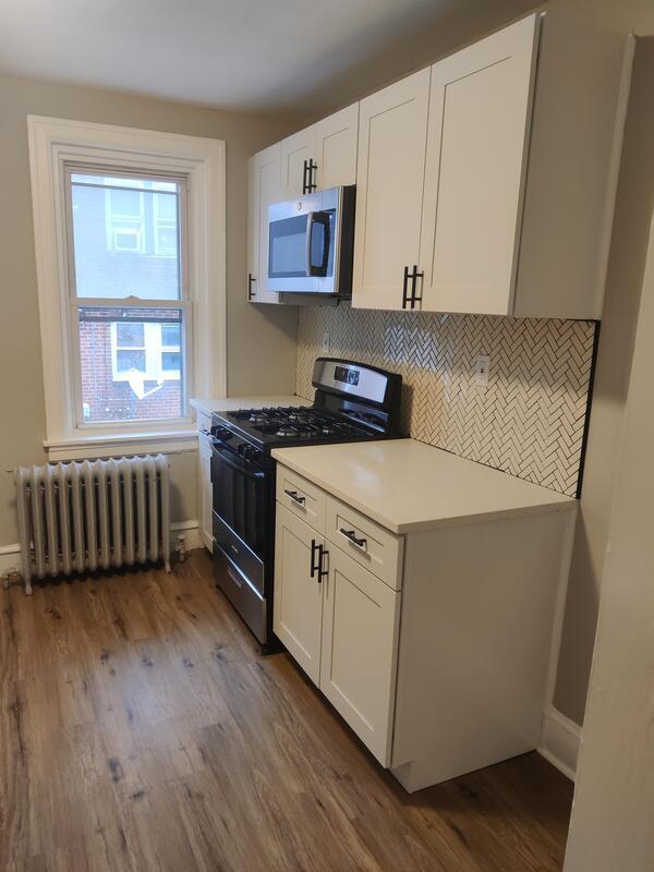 Building Photo - 5811 N Woodstock St