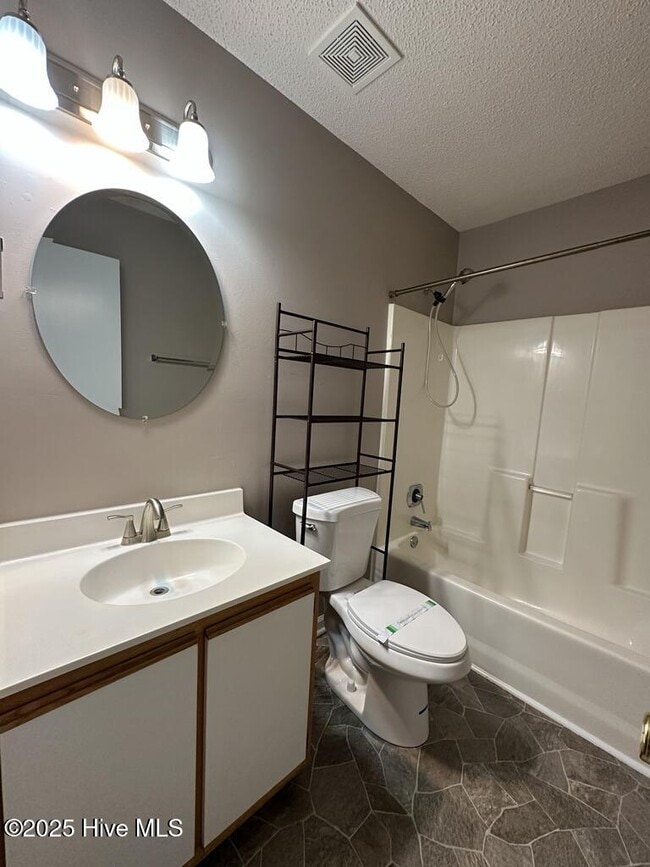 Foto del edificio - 204 Live Oak Ct