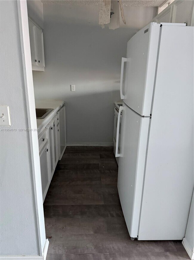 Foto del edificio - 815 SW 10th Terrace