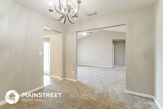Foto del edificio - 6565 Silk Leaf Ln