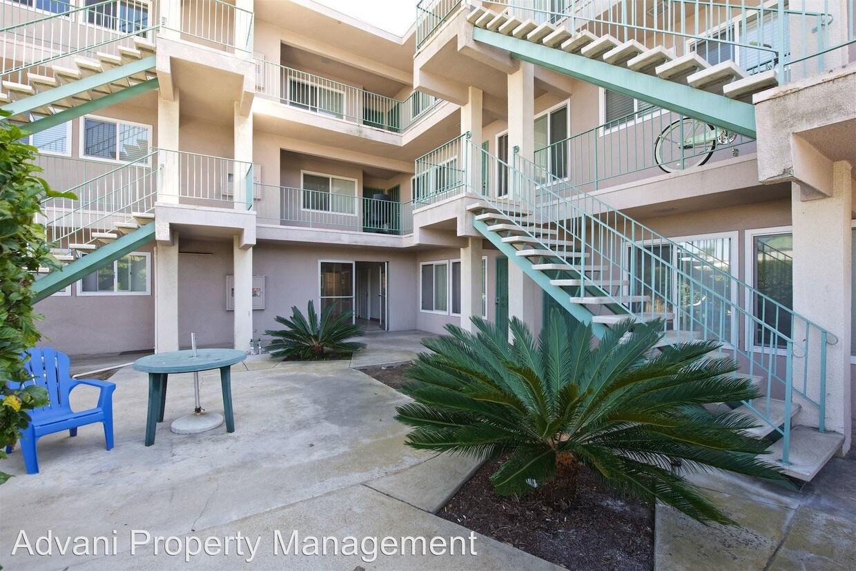 Building Photo - 1575 Scott St