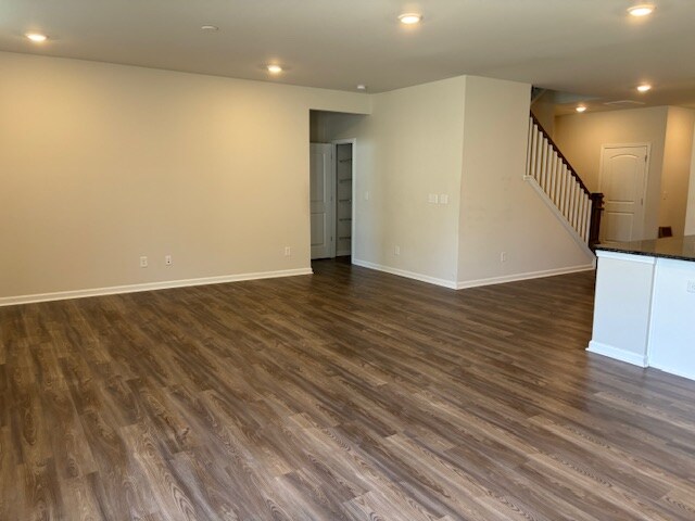 Foto del edificio - 7136 Maple Run Cir