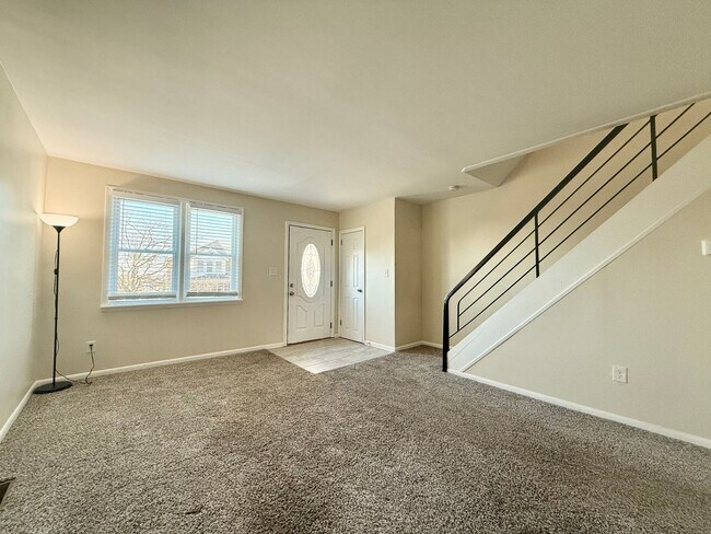 Building Photo - 1011 Maple St