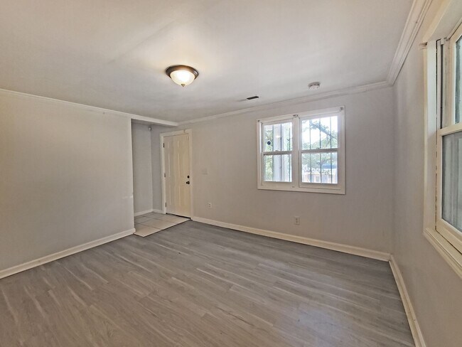 Building Photo - 65 Meldon Ave SE