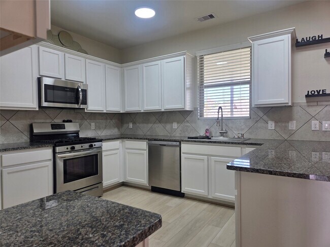 Foto del edificio - 28137 Aspen Horizon Dr