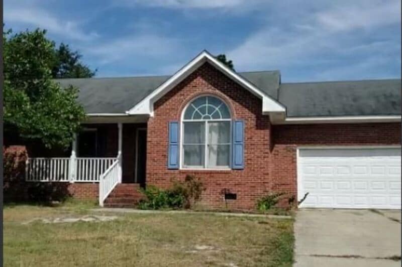 Primary Photo - 301 Laketree Blvd