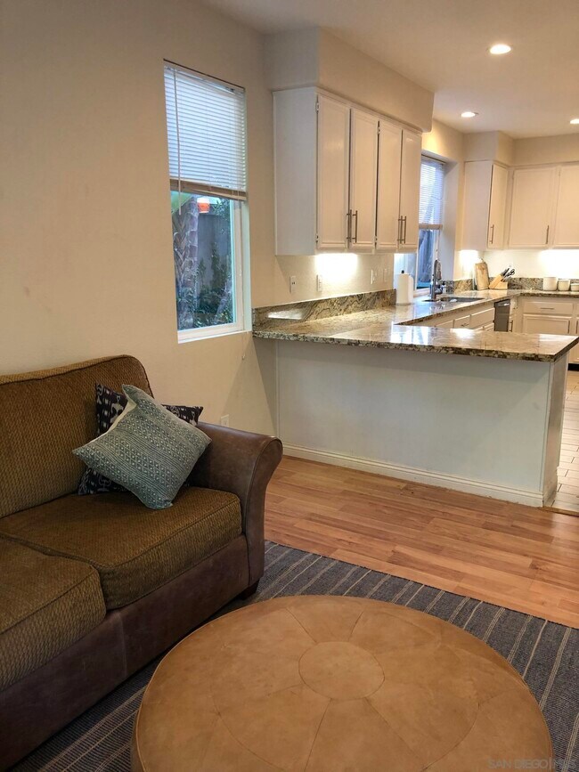 Building Photo - 3326 Rancho Famosa