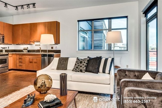 Foto del edificio - 1414 12th Ave