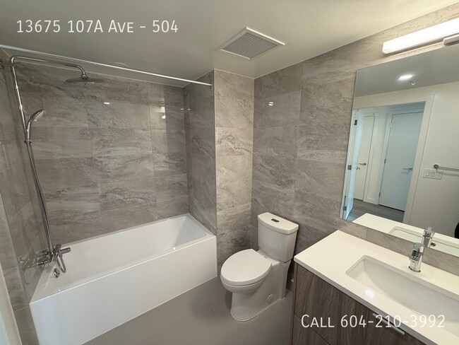 Photo du bâtiment - Sophisticated Condo at the Flamingo!