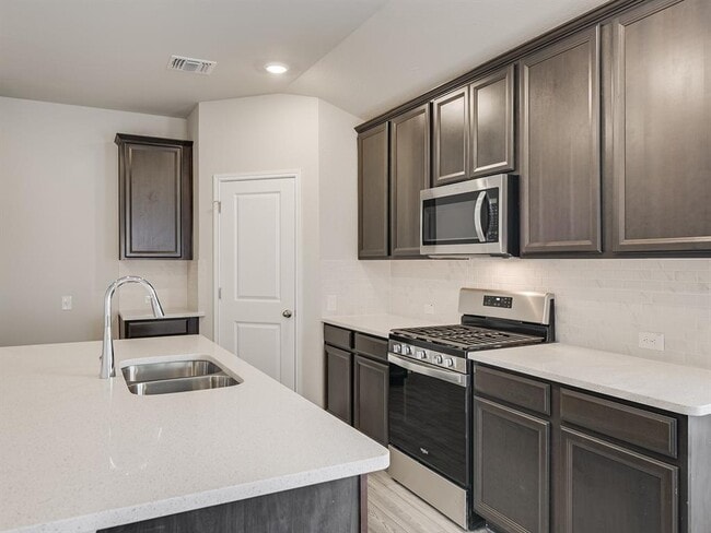 Building Photo - 100 Javans Nest