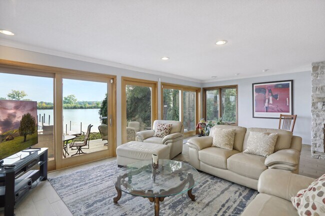 Foto del edificio - 2815 McKenzie Point Rd