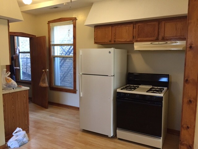 Building Photo - 1846 W Cullerton St