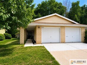 Building Photo - 441B Belford Rd