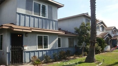 Building Photo - 31 Paradise