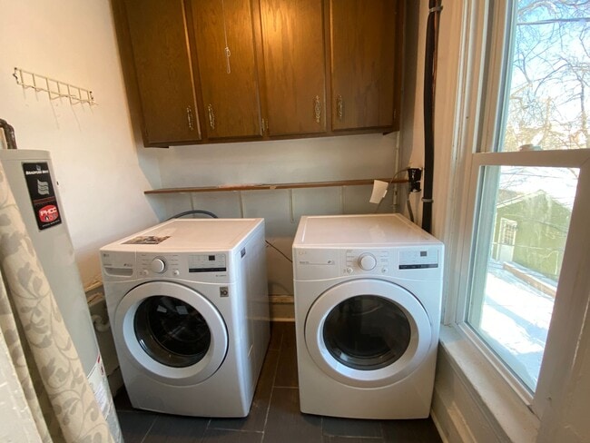 Building Photo - WE HAVE A CUTE & CLASSY RENTAL ON 16TH!