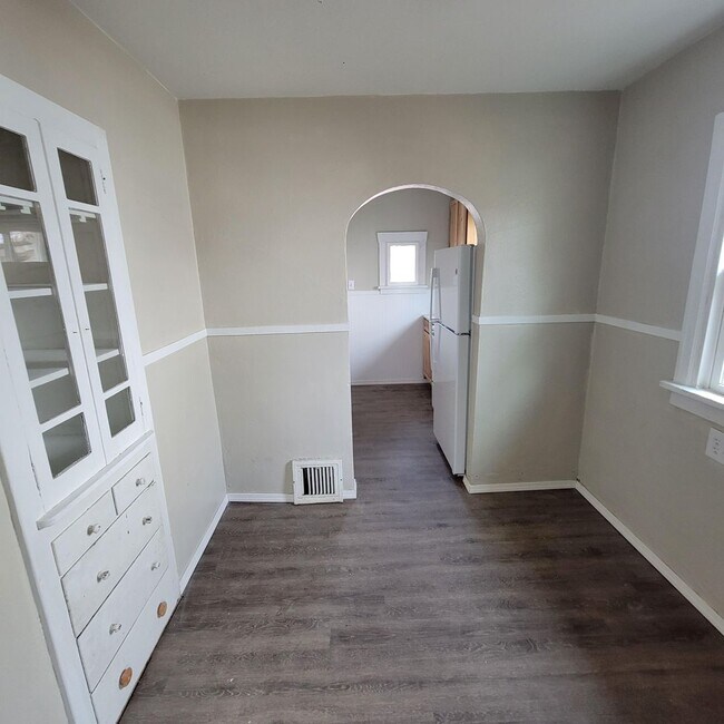 Foto del edificio - Garland area charmer 2 bed 1 bath
