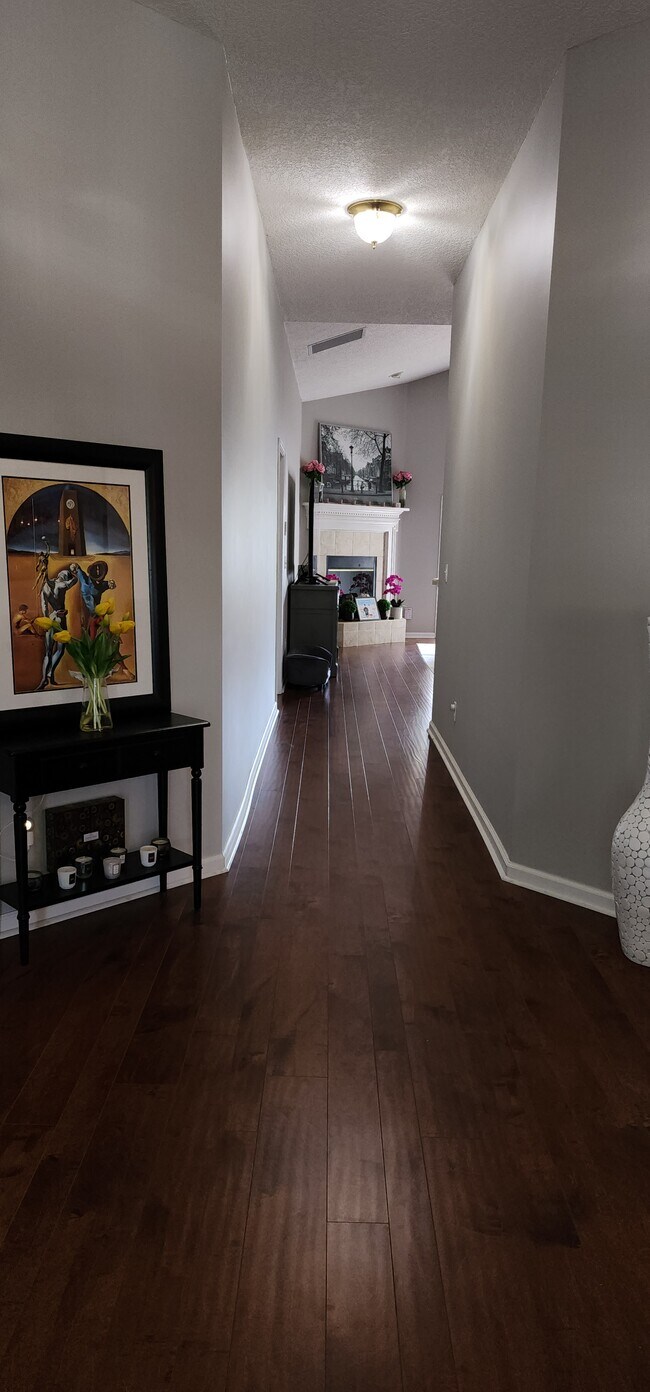 Foto del edificio - 3051 Tower Oaks Dr