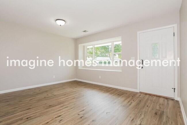 Foto del edificio - 3 bedroom, 1.5 brick home in Springdale