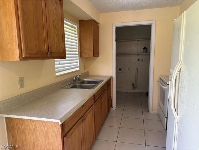 Foto del edificio - 8 Roanoke Dr