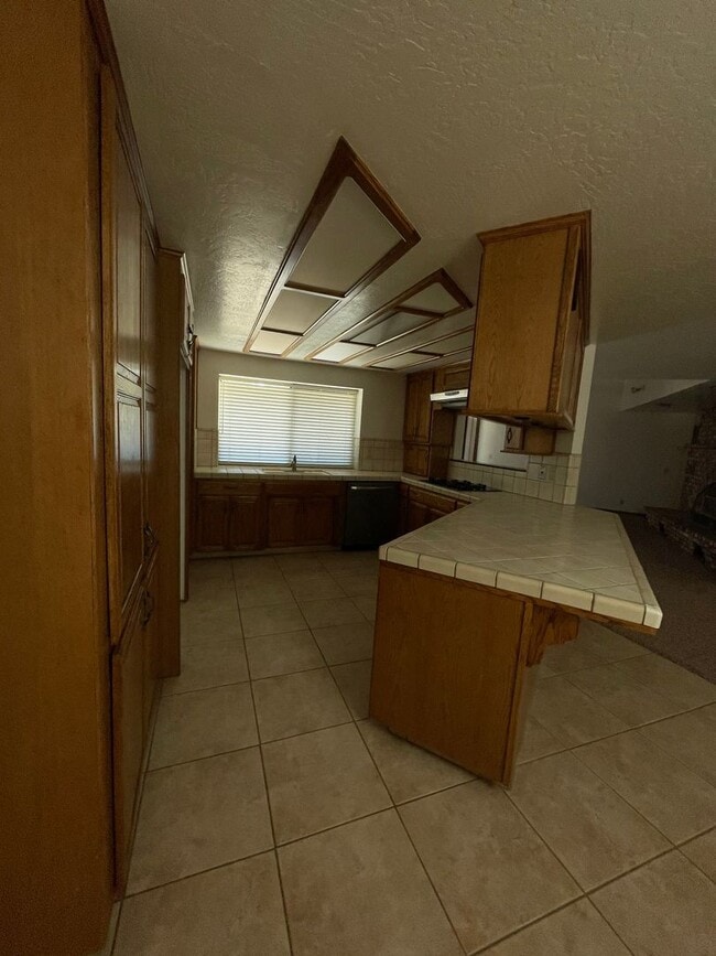 Building Photo - Spacious Two story home Available Soon in ...
